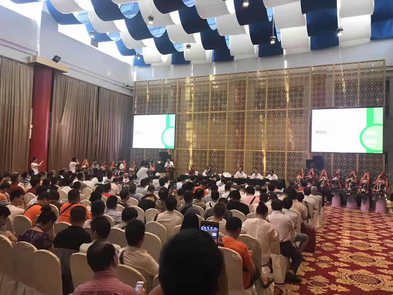 上海中金國(guó)衡送評(píng)中心參展2017第四屆中國(guó)錢幣收藏博覽會(huì)