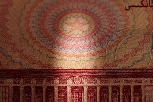 從這個角度看人民幣，美爆了！